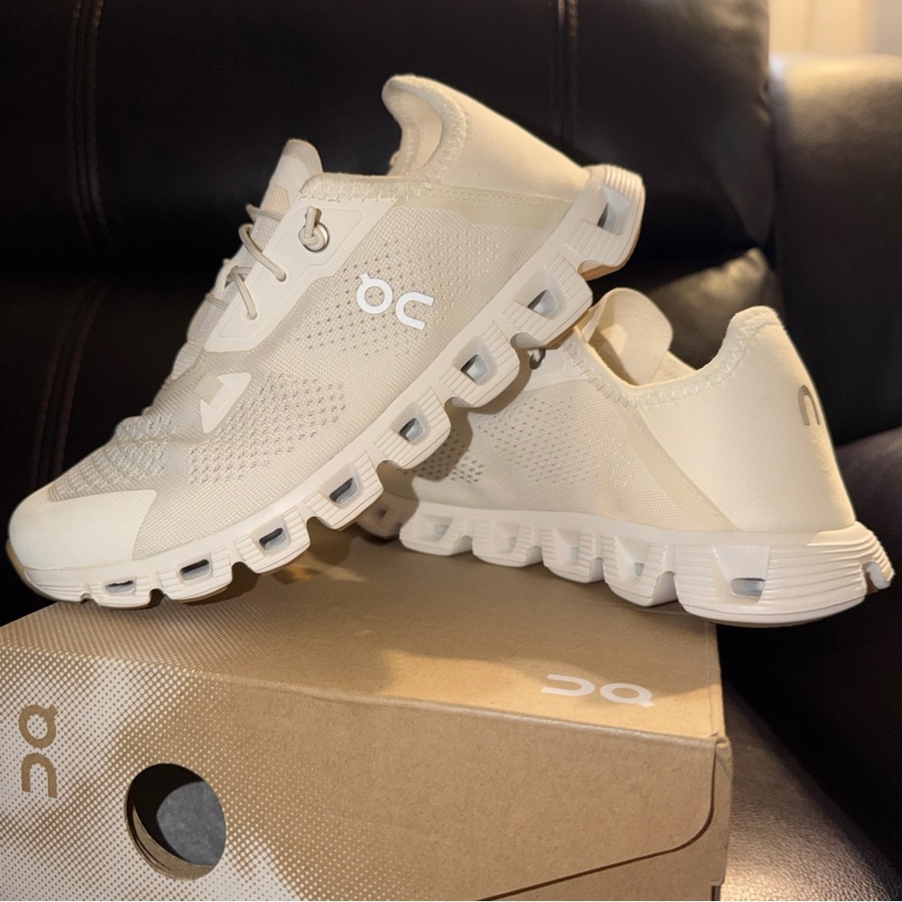 On Running Cloud 5 Coast Undyed-white/white Women Size 7 New In The Box